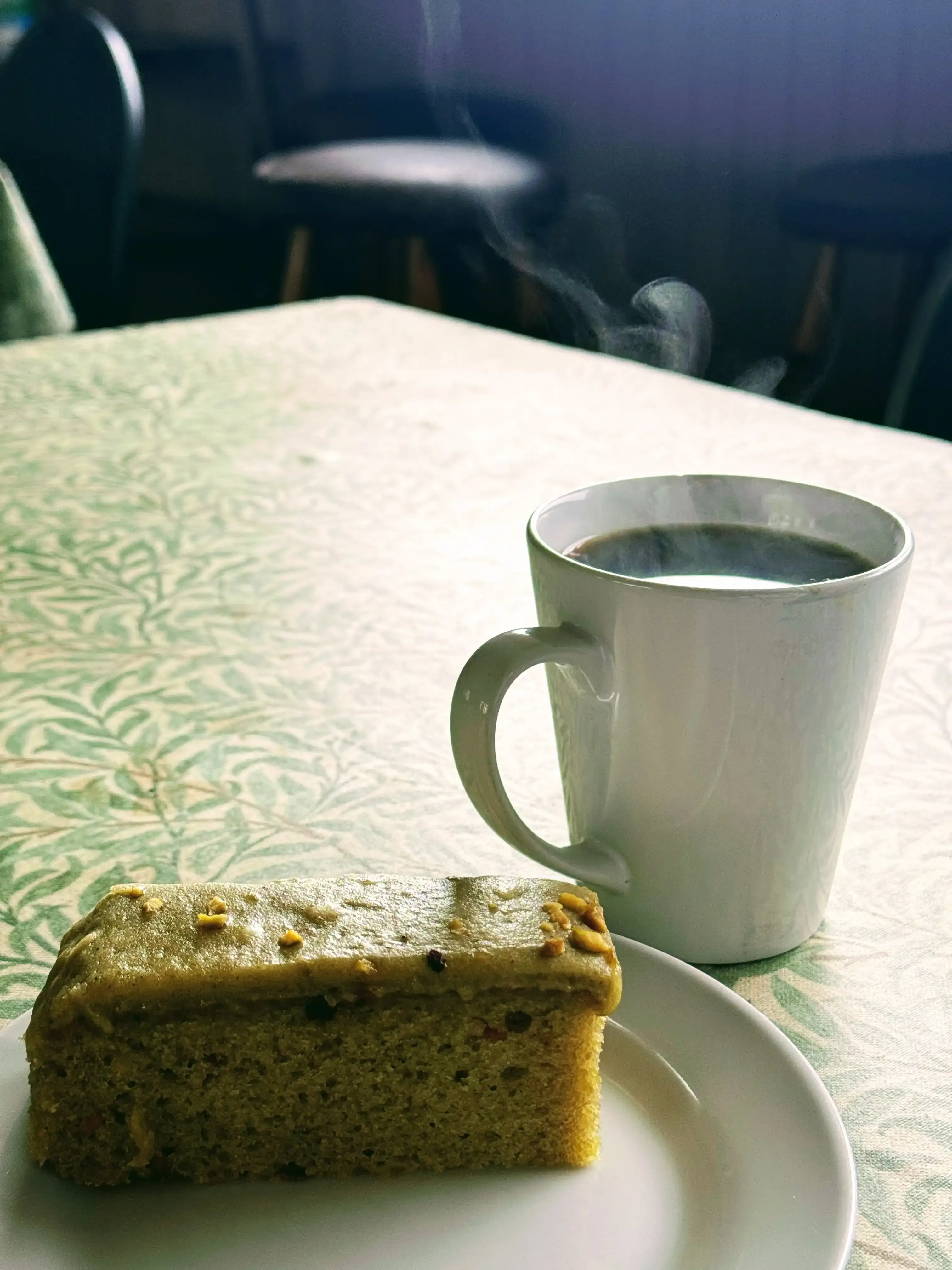 Grabbing a quick coffee at Shobdon (70km) and setting off without refilling water bottles.