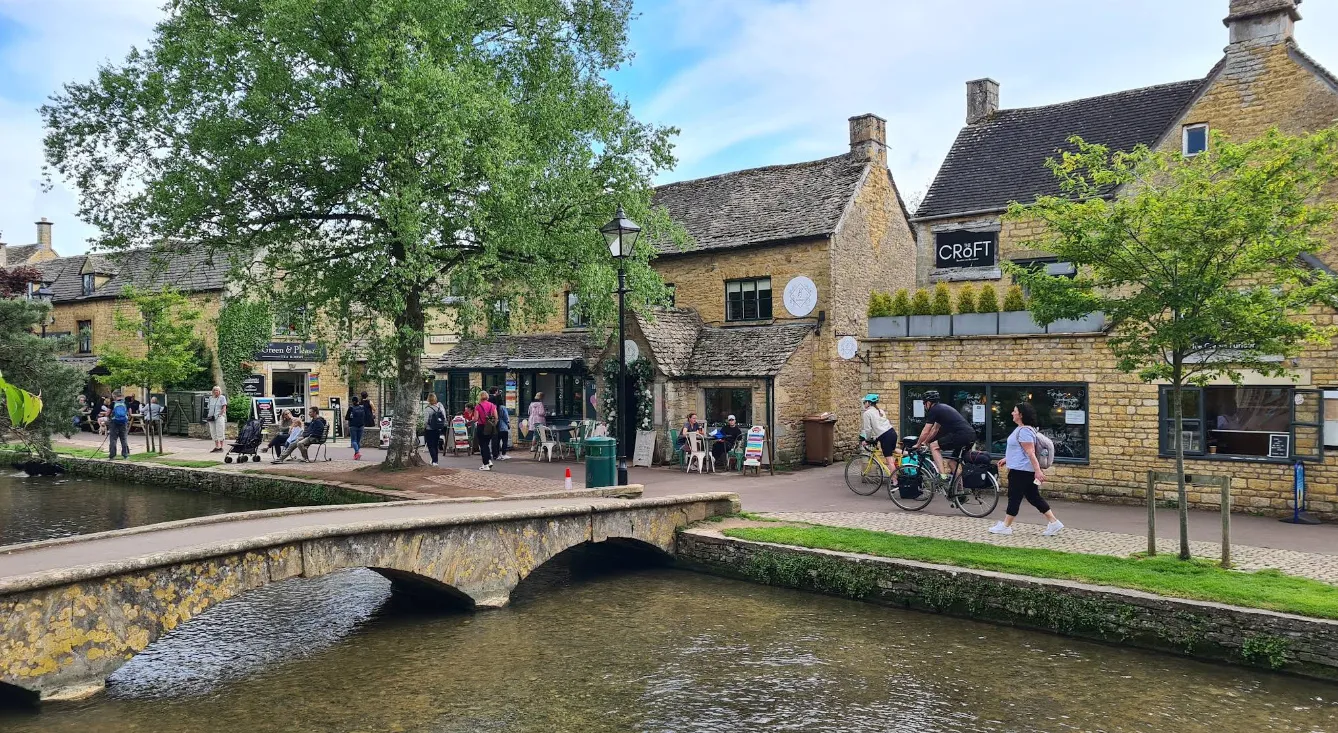 The charming limestone houses nestled along the river in the Cotswolds are a proper treat for the eyes.